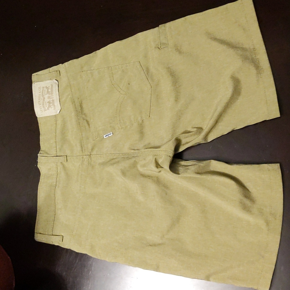✨5/$25✨ Boys Levi's 511 tan moisture wicking shorts - Picture 3 of 6